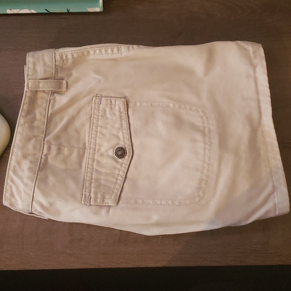 Aeropostale khaki shorts purple trim inside waist - Picture 4 of 4